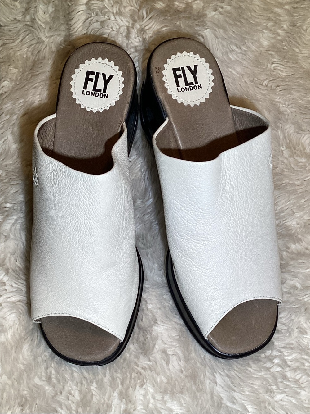 FLY London White Leather Open-Toe Slide Sandals size 6.5-7 - Picture 2 of 8